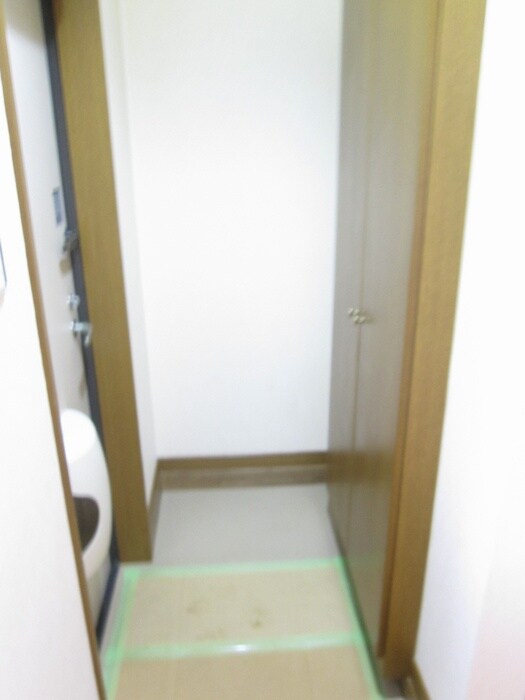 物件内観写真16　(玄関)
