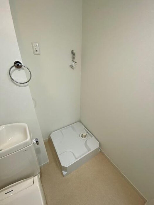 物件内観写真10　(洗濯機置場)