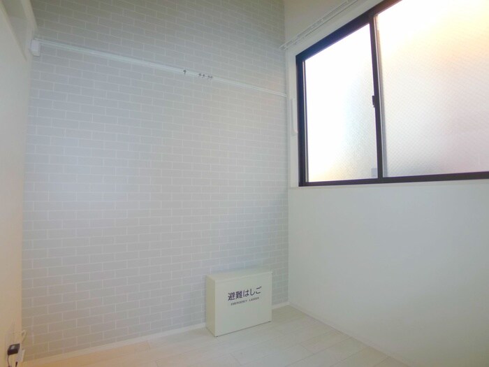 物件内観写真8　(室内からの展望)