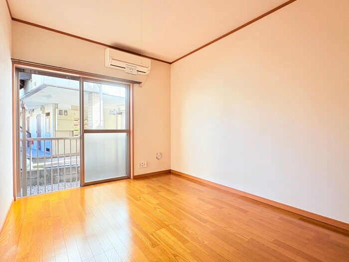 物件内観写真4　(居室)