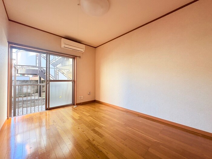 物件内観写真4　(居室)