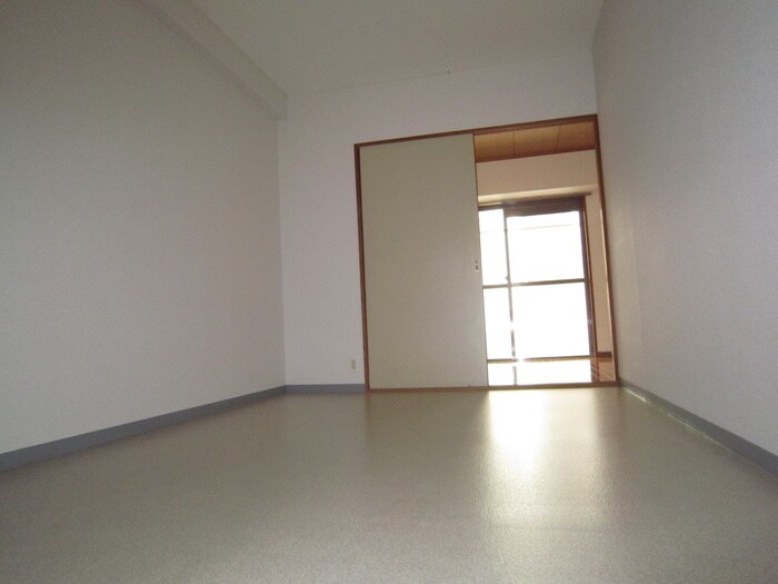 物件内観写真10　(居室)