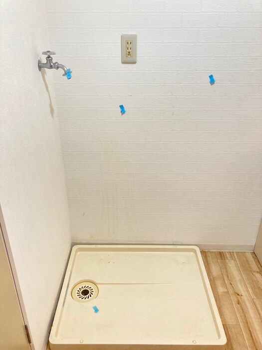 物件内観写真16　(洗濯機置場)