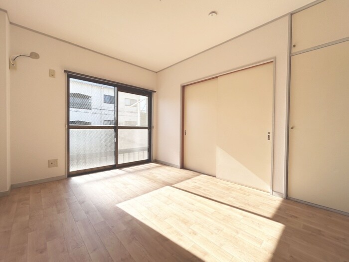 物件内観写真10　(室内からの展望)