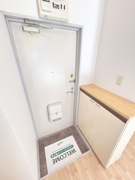 物件内観写真16　(玄関)