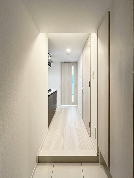 物件内観写真3　(玄関)