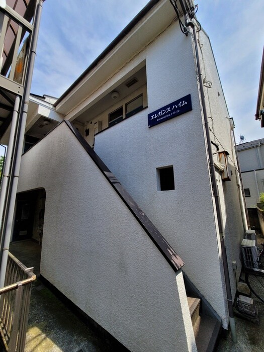 物件外観写真6　(エントランス部分)