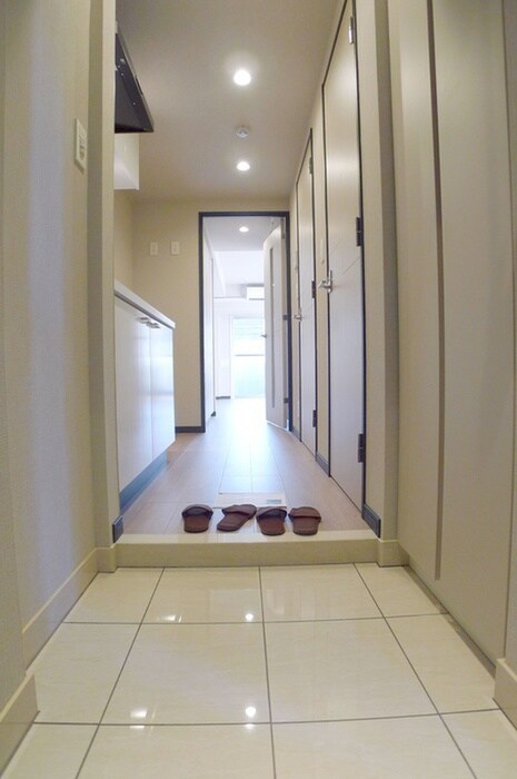 物件内観写真7　(玄関)