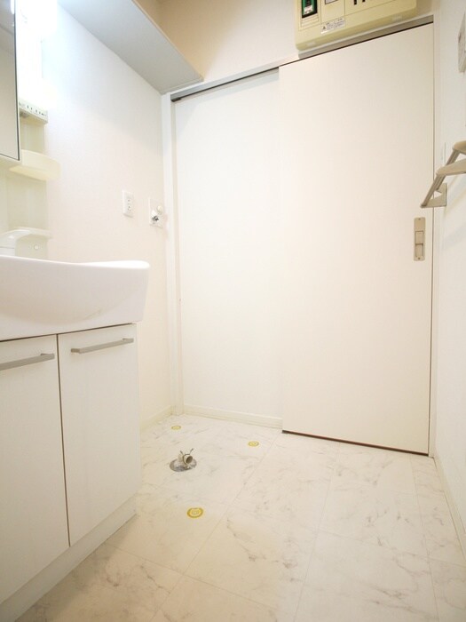 物件内観写真14　(洗濯機置場)