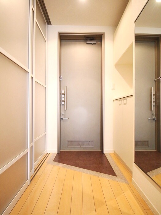 物件内観写真16　(玄関)