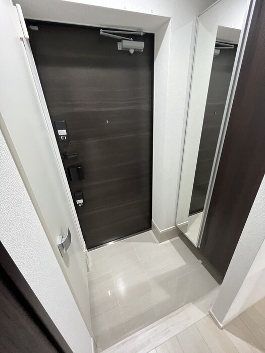 物件内観写真7　(玄関)