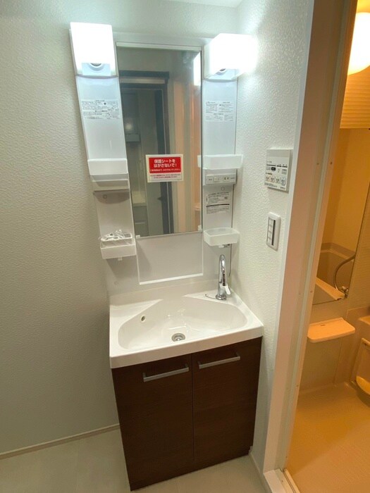 物件内観写真9　(洗面)