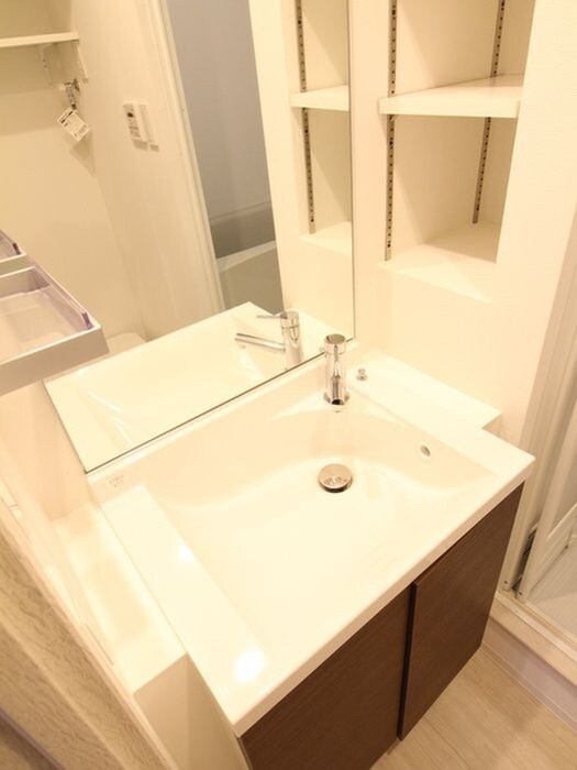 物件内観写真9　(洗面)