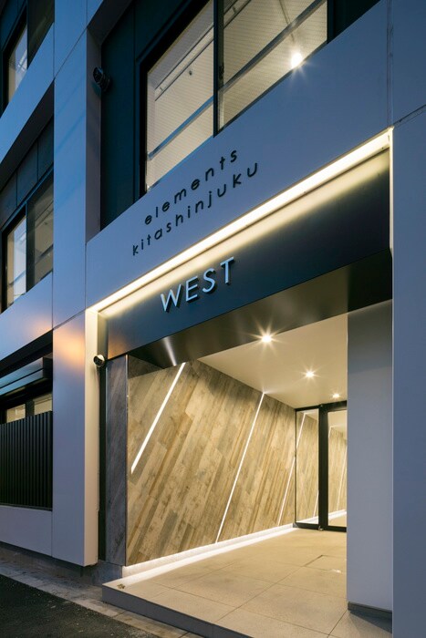 物件外観写真3　(エントランス部分)