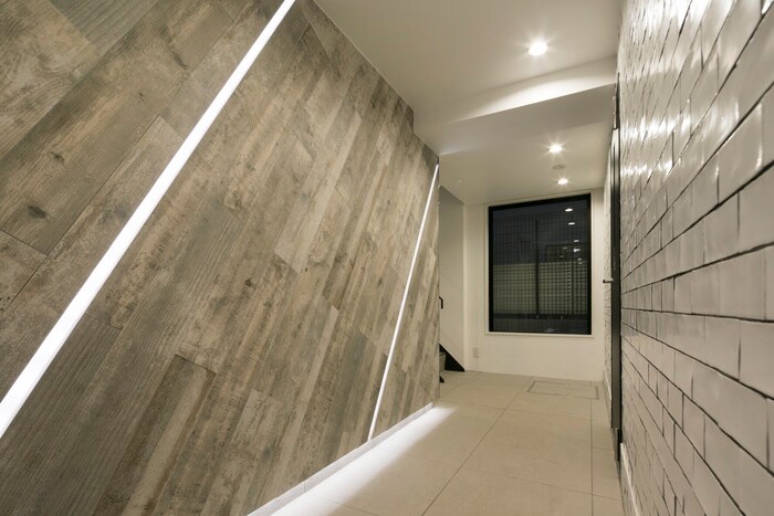 物件外観写真4　(エントランス部分)