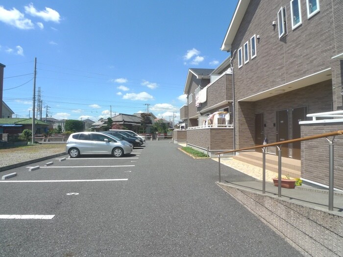 物件外観写真2　(駐車場)