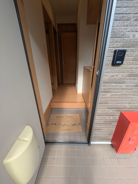 物件内観写真16　(玄関)