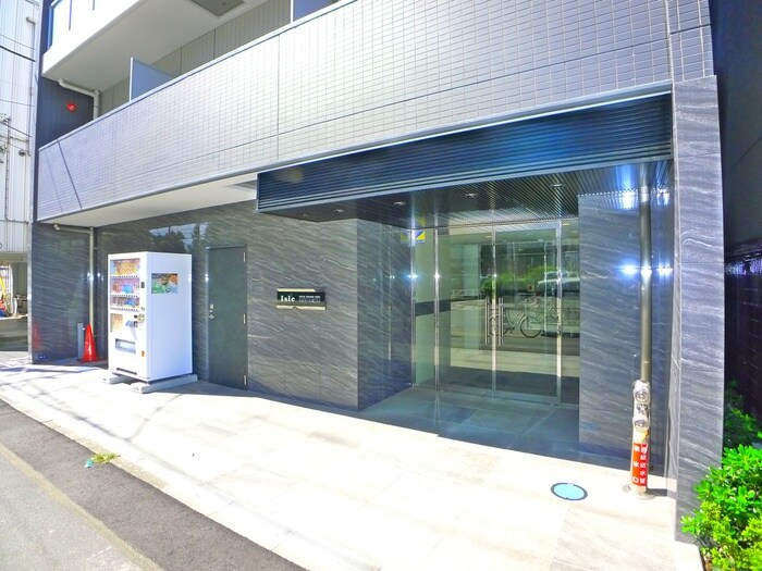 物件外観写真2　(エントランス部分)