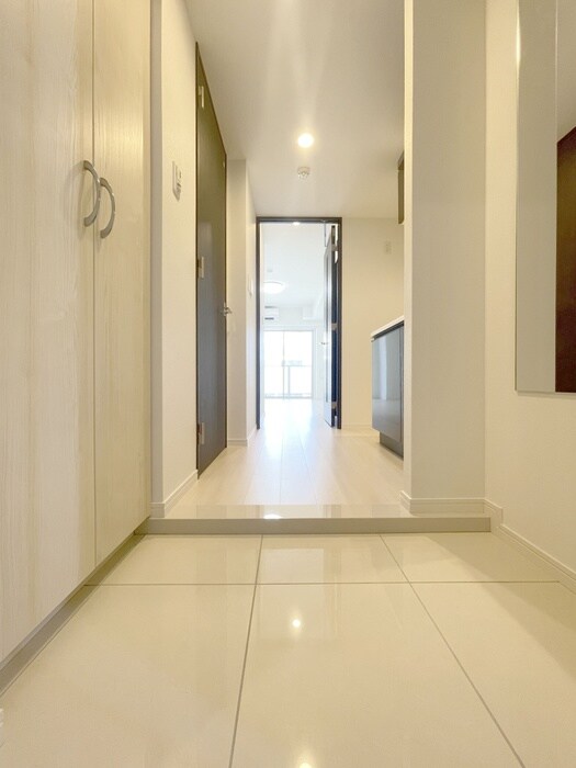 物件内観写真7　(玄関)