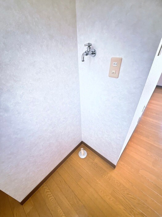 物件内観写真13　(洗濯機置場)