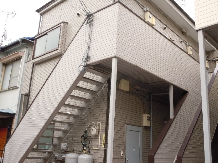 物件外観写真3　(エントランス部分)