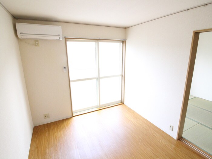 物件内観写真8　(居室)