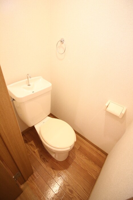 物件内観写真9　(トイレ)