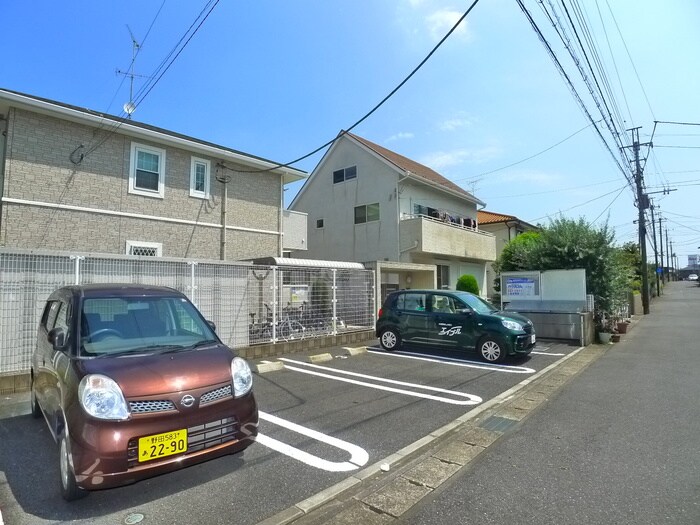 物件外観写真5　(駐車場)