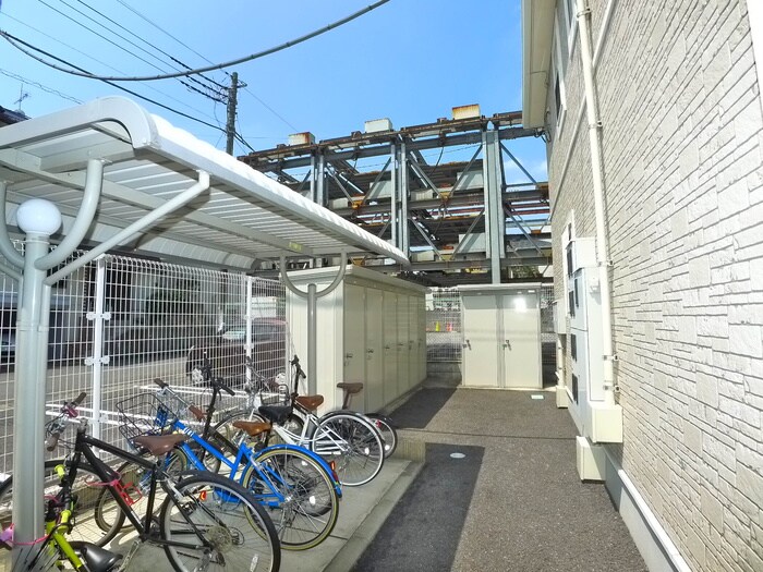 物件外観写真6　(駐輪場)