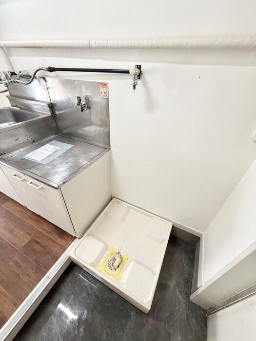 物件内観写真13　(洗濯機置場)