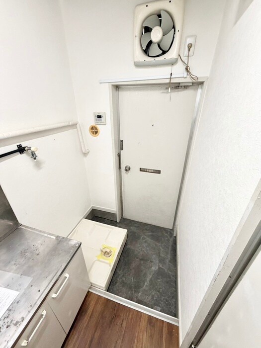 物件内観写真14　(玄関)