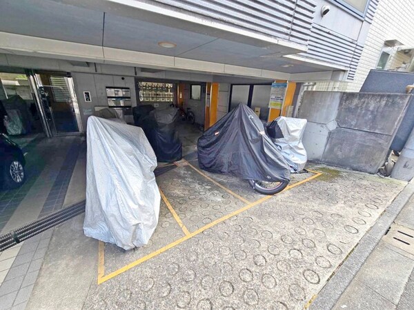 バイク置き場