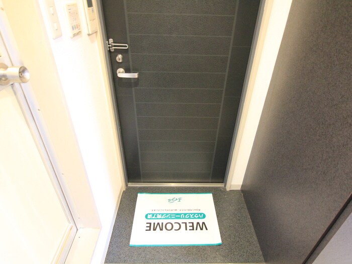 物件内観写真18　(玄関)