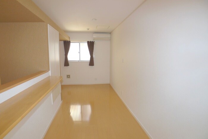 物件内観写真4　(居室)