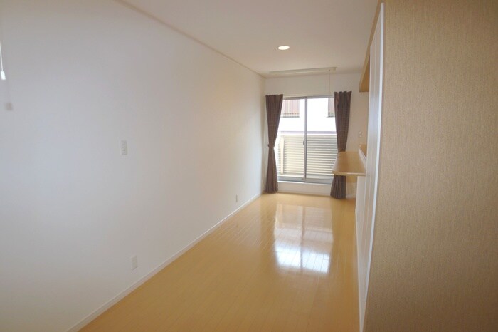 物件内観写真6　(室内からの展望)