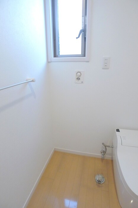 物件内観写真15　(洗濯機置場)