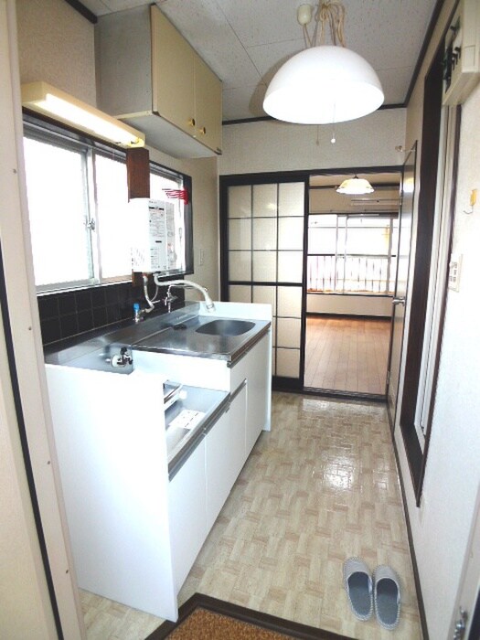 物件内観写真12　(玄関)