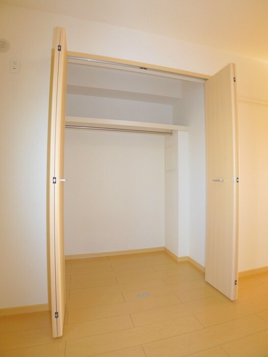 物件内観写真16　(収納)