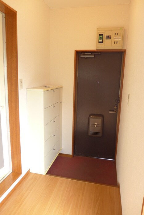 物件内観写真12　(玄関)