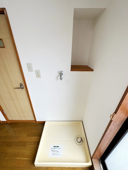 物件内観写真15　(洗濯機置場)