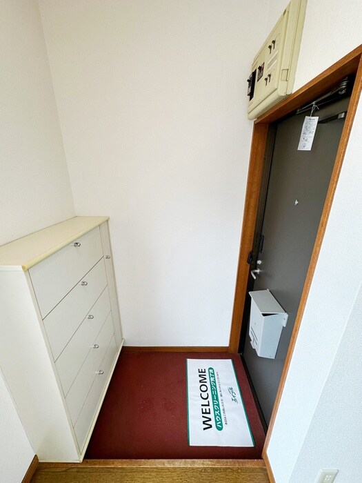 物件内観写真17　(玄関)