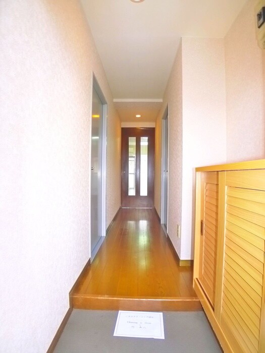 物件内観写真9　(玄関)