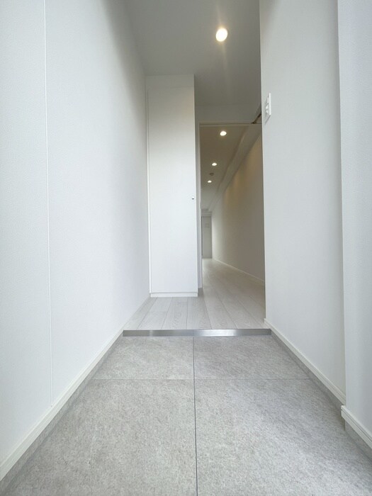 物件内観写真7　(玄関)