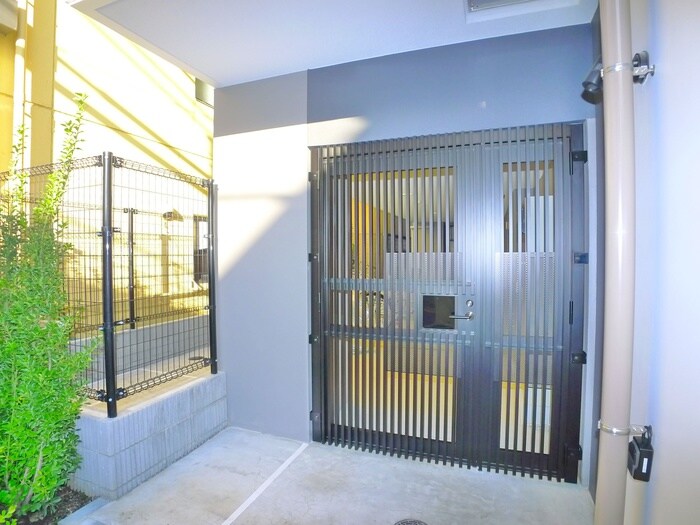 物件外観写真5　(駐輪場)