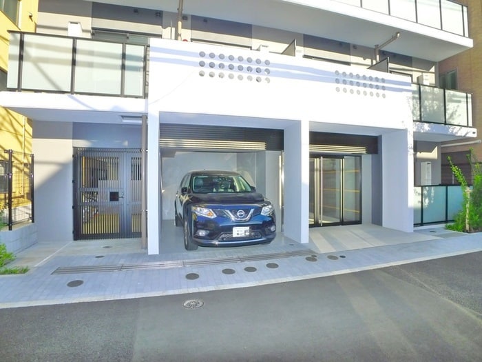 物件外観写真6　(駐車場)