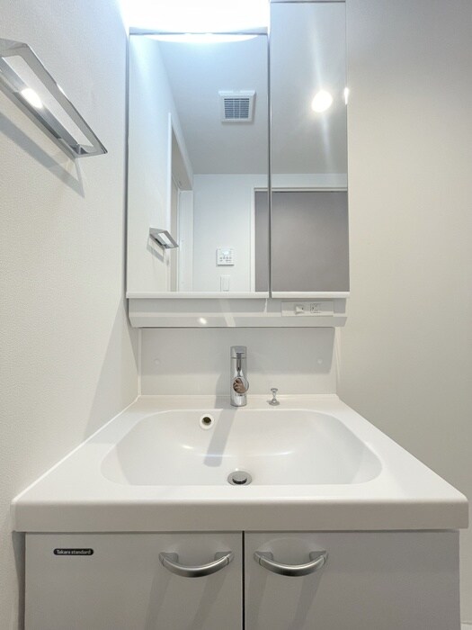 物件内観写真11　(洗面)