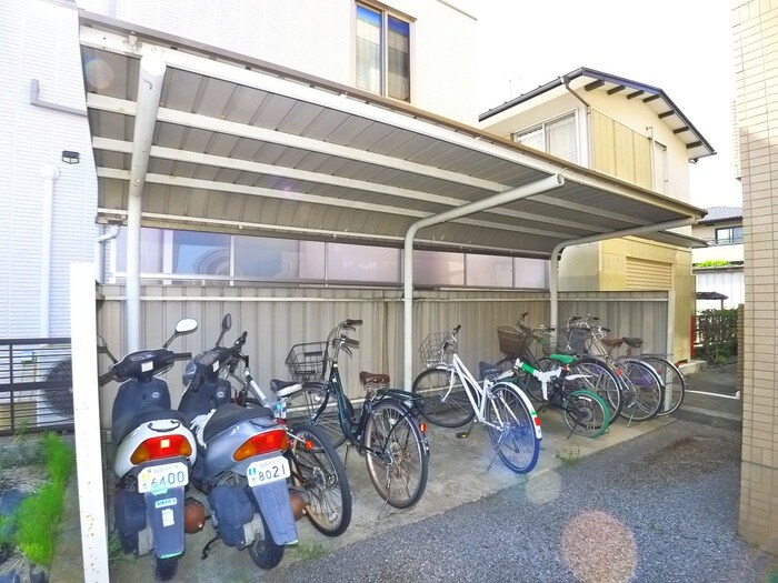 物件外観写真6　(駐輪場)