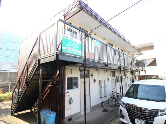 物件外観写真2　(エントランス部分)