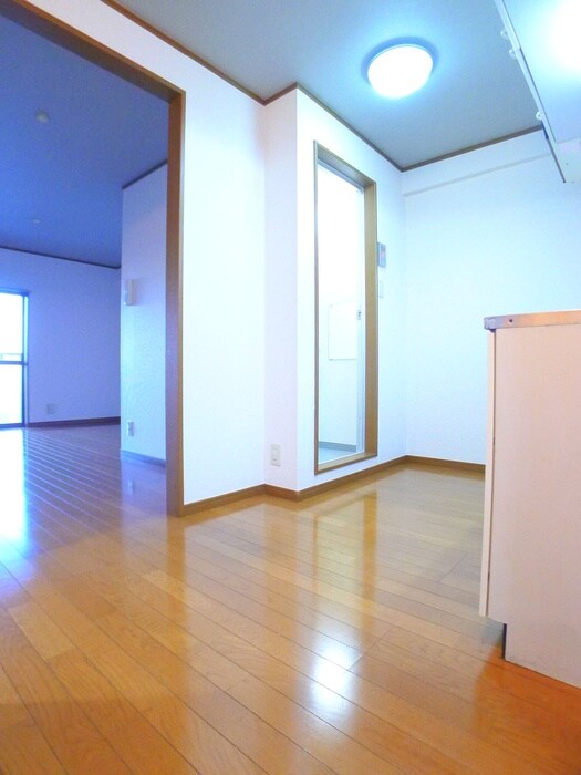 物件内観写真17　(廊下)