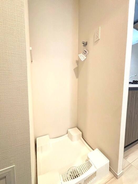 物件内観写真18　(洗濯機置場)